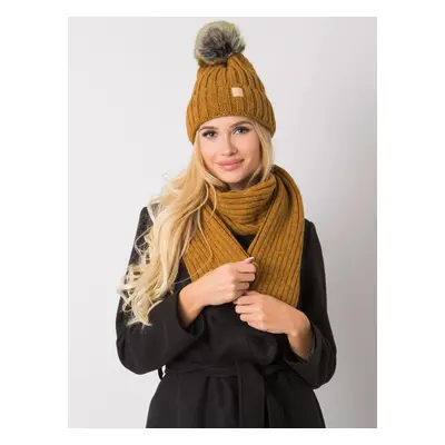 RUE PARIS Set of dark yellow winter hat and scarf