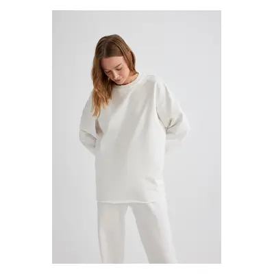 DEFACTO Oversize Fit Crew Neck Sweatshirt