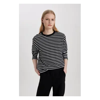 DEFACTO Regular Fit Crew Neck Striped Long Sleeve T-Shirt