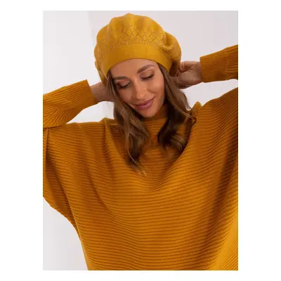 Mustard women's beret with appliqués