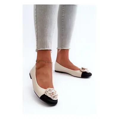 Women's ballerinas made of eco leather with decorative detail beige Divinella