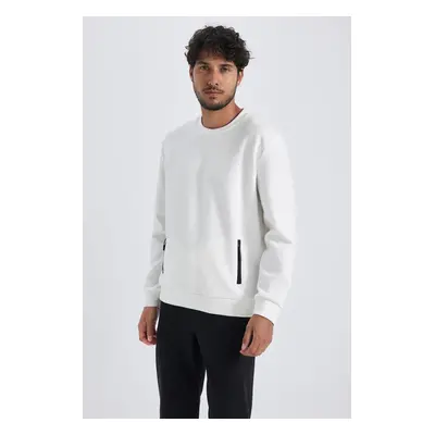 DEFACTO Modern Fit Crew Neck Sweatshirt