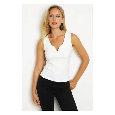 Cool & Sexy Women's White Sleeveless Blouse