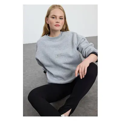 Trendyol Gray Melange Slogan Embroidered Oversize Fit Thick Inside Fleece Knitted Sweatshirt