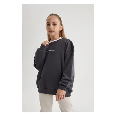 DEFACTO Girl&#39;s Relax Fit Crew Neck Printed Sweatshirt