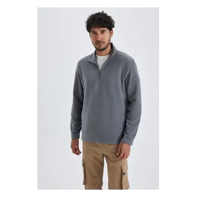 DEFACTO Regular Fit Stand-up Collar Fleece Sweatshirt