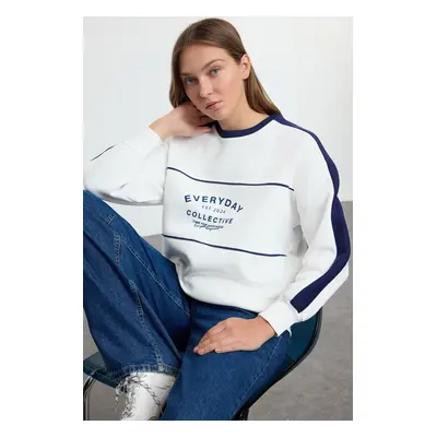 Trendyol Ecru Slogan Printed Oversize/Wide Pattern Thick Polar Fleece Knitted Sweatshirt