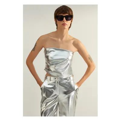 Trendyol Silver Limited Edition Shiny Strapless Woven Blouse