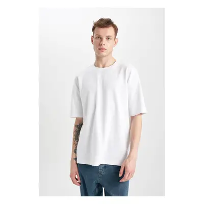 DEFACTO Men's White Oversize Fit Wide Cut Crew Neck Heavy Fabric Short Sleeve Basic T-Shirt