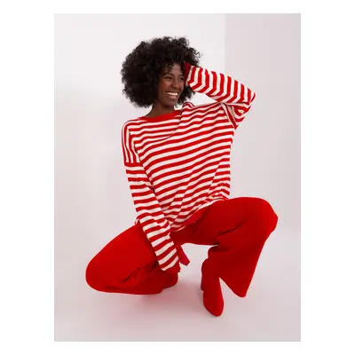 Red and ecru knitted ensemble with trousers