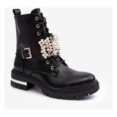 Insulated women's ankle boots decorated with black Venizi