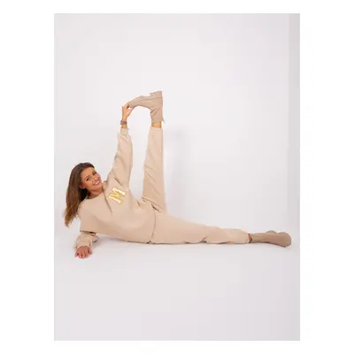 Beige insulated tracksuit with oversize sweatshirt