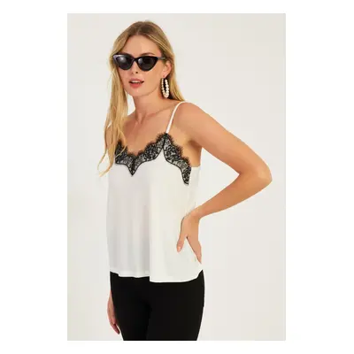 Cool & Sexy Women's White-Black Lace Undershirt