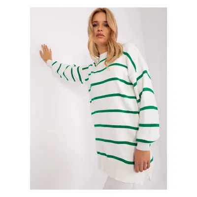 Green-ecru oversize sweater with a round neckline