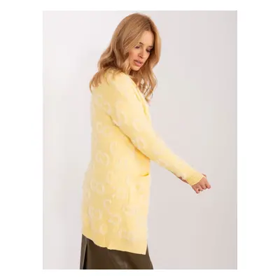 Light yellow women's cardigan with pockets