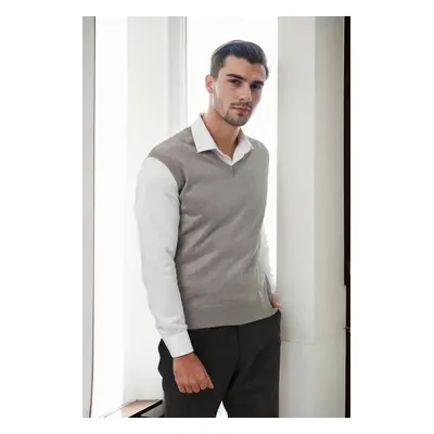 90829 Dewberry V Neck Sleeveless Knit Mens Sweater-LIGHT GREY