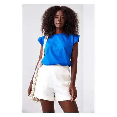 Basic cotton T-shirt with cornflower blue cushions