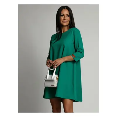 Elegant green trapezoidal dress