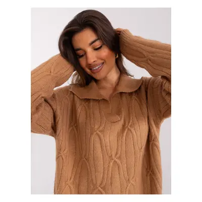 Camel sweater with cables and collar