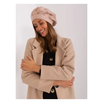 Beige women's beret with appliqués