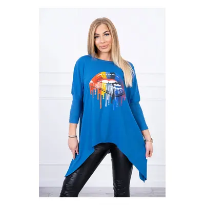 Oversize blouse with rainbow printed jeans