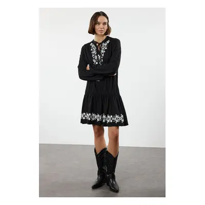 Trendyol Black Balloon Sleeve High Neck Printed A-line/Bell Dropped Mini Knitted Dress