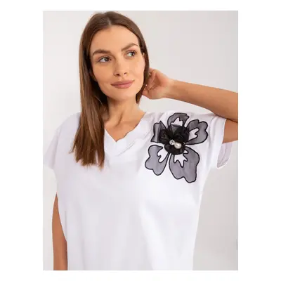 White blouse with decorative flower BASIC FEEL GOOD