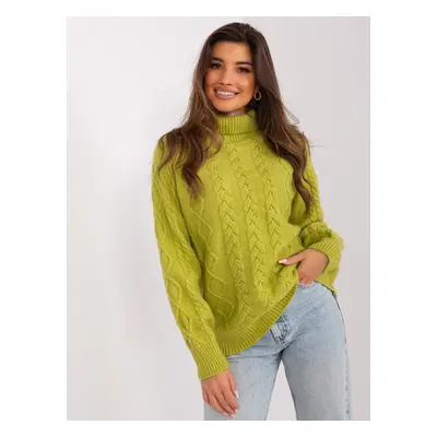 Light green sweater with cables and sleeves