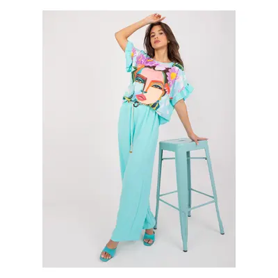 Mint summer set with printed blouse