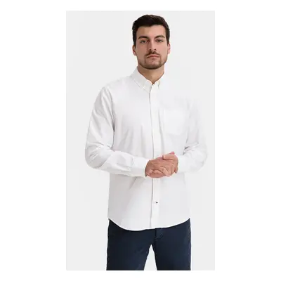 White men's shirt GAP