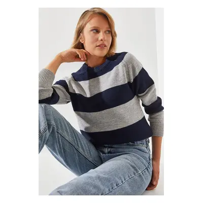 Bianco Lucci Women's Striped Sweater Raglan