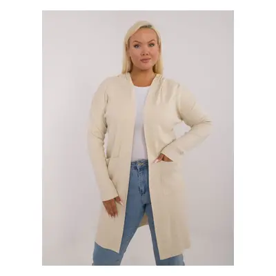 Light beige sweater in larger size with long sleeves