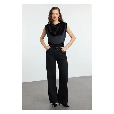 Trendyol Black Padding and Gathering/Drape Detailed Regular Knitted Blouse