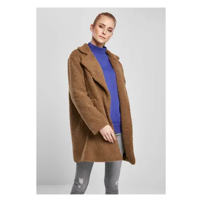 Women's oversized Sherpa coat of the middle class