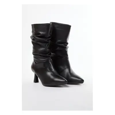 Trendyol Black Gusseted Short Heeled Women's Boots