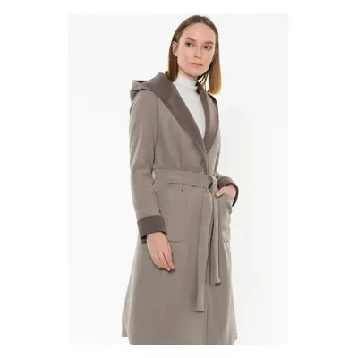 Z6422 DEWBERRY WOMEN'S COAT-PLAIN BEIGE