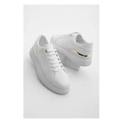 Marjin Women's Sneaker Thick Sole Sports Shoes Sirya White