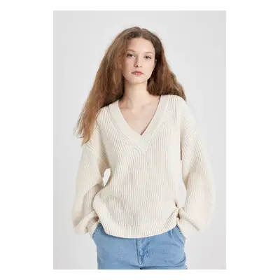 DEFACTO Back to School Oversize Wide Pattern V Neck Basic Plain Knitwear Sweater