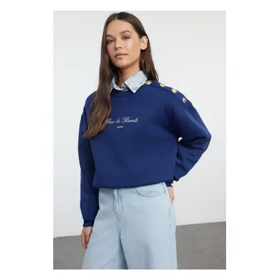 Trendyol Navy Blue Slogan Embroidered Button Detailed Regular Fit Thick Inside Fleece Knitted Sw