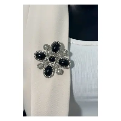 Floral brooch silver + black