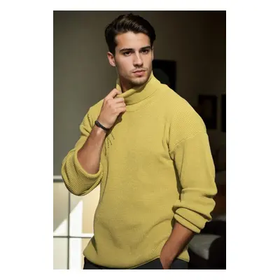 18701 Dewberry Turtleneck Mens Knitwear-GREEN