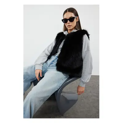 Trendyol Black Oversize Winter Fur Vest