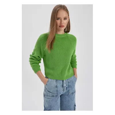 DEFACTO Coool Regular Fit Crew Neck Basic Plain Knitwear Sweater