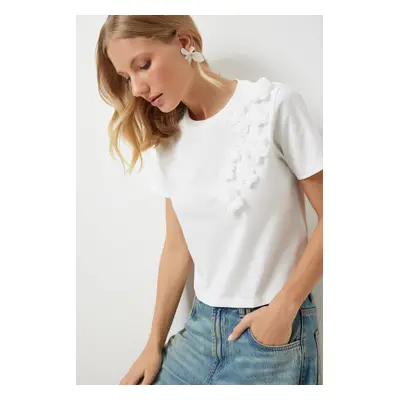 Happiness İstanbul Women's White Floral Detailed Knitted T-Shirt