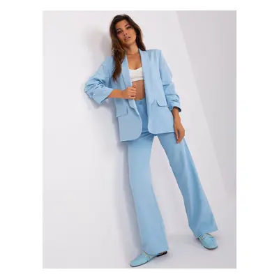 Light blue women's blazer with 3/4 sleeves