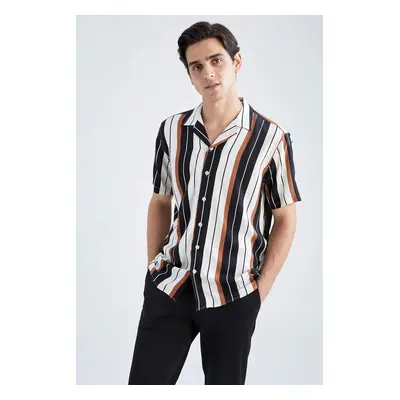 DEFACTO Regular Fit Printed Short Sleeve Shirt