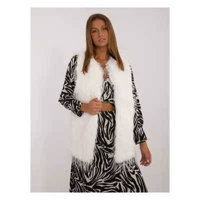 Ecru elegant fur vest with fastening