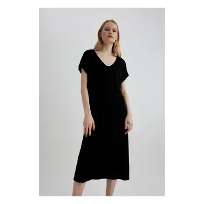 DEFACTO Fall In Love Regular Fit V Neck Short Sleeve Viscose Nightgown