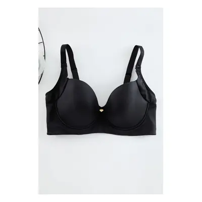 Trendyol Curve Black Side-Lifting Heart Accessory Plus Size Bra