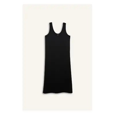 DEFACTO Relax Fit Round Neck Scuba Diver Fabric Sleeveless Black Midi Dress